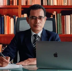 Pergulatan Leksikon Menyepi dan Menakbir: Perspektif Linguistik Terapan