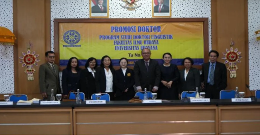 Prof. Dr. I Nengah Laba Hadiri Promosi Doktor Program Studi Doktor Linguistik Universitas Udayana